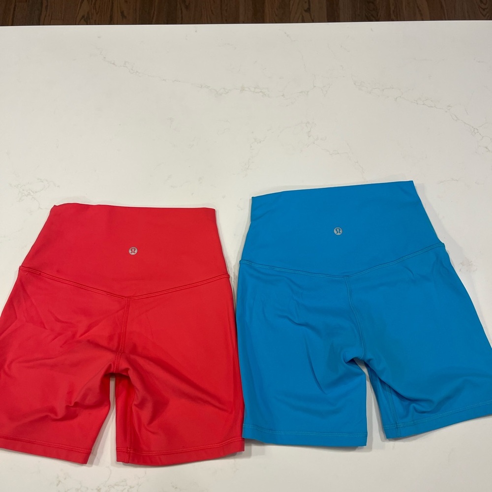 lululemon athletica Women's Bike Shorts - Vibrant Red and Blue